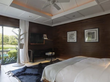 5 Bedroom Villa