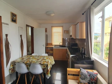 6 Bedroom Apartment