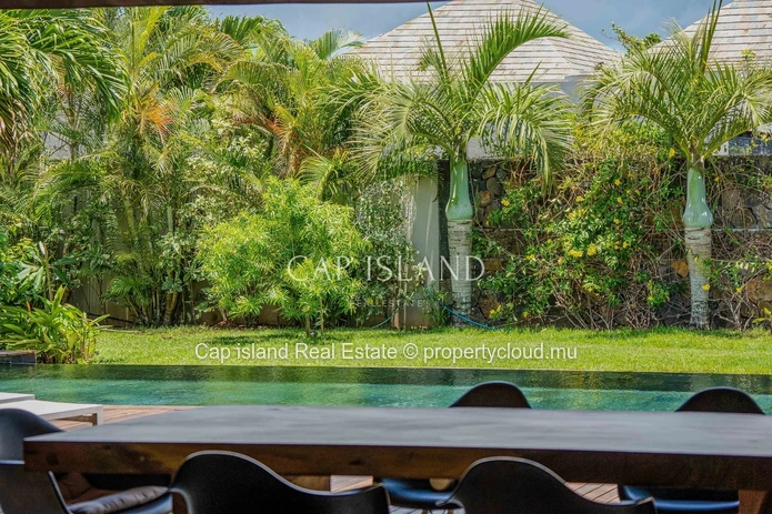 Villa 5 chambres et son jardin tropical - GRAND BAIE -