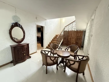 5 Bedroom Villa