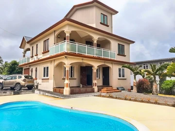 6 Bedroom Villa