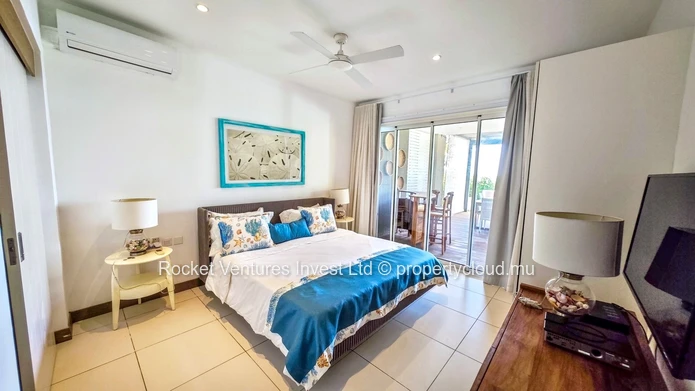 Stunning beachfront 4-Bedroom Villa for Rent in Pointe aux Canonniers