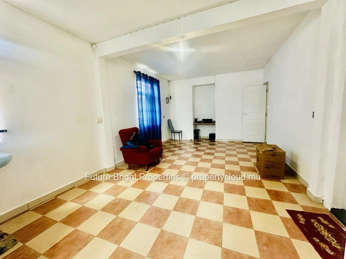 Spacious 6-Bedroom House For Sale In Palma, Quatre Bornes – Ideal Family Home With Great Potential