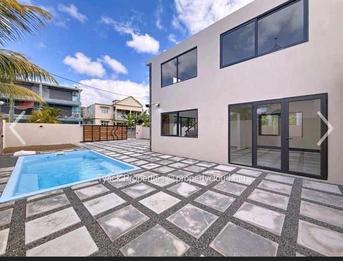 Villa Moderne 3 Chambres avec Piscine à Vendre à Péreybère
