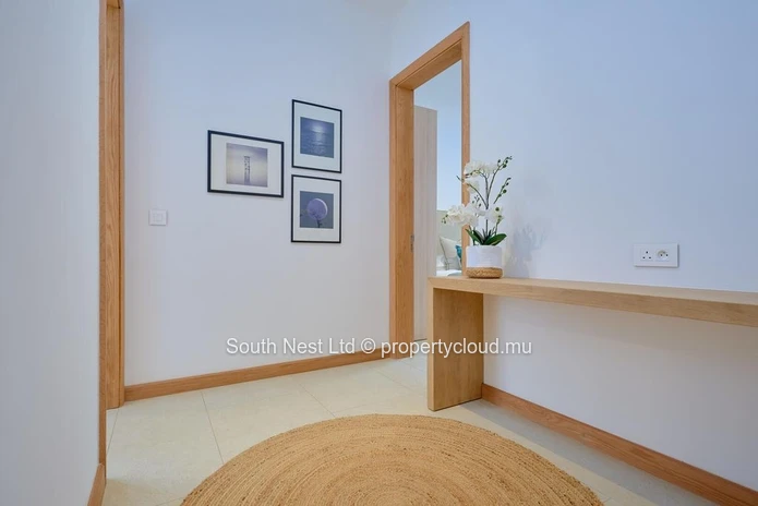 Elegant Garden Apartment in a Prestigious Residence – Belle Vue Harel