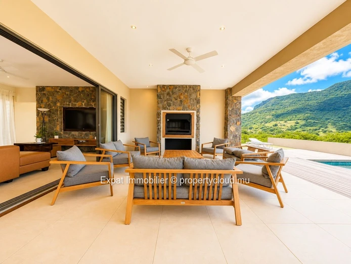 Exceptional 3-Bedroom Villa with Office for Rent at Domaine de Palmyre