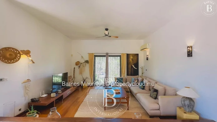 CAP MALHEUREUX – Tropical Family Villa with Thatched Roof – 4 Bedrooms
