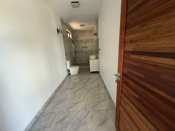 5 Bedroom Villa