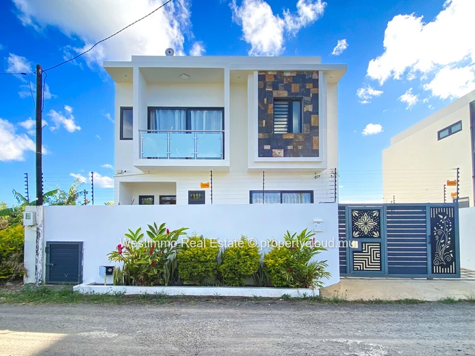 Recent house with swimming pool for long-term rent in Péreybère, Mauritius
