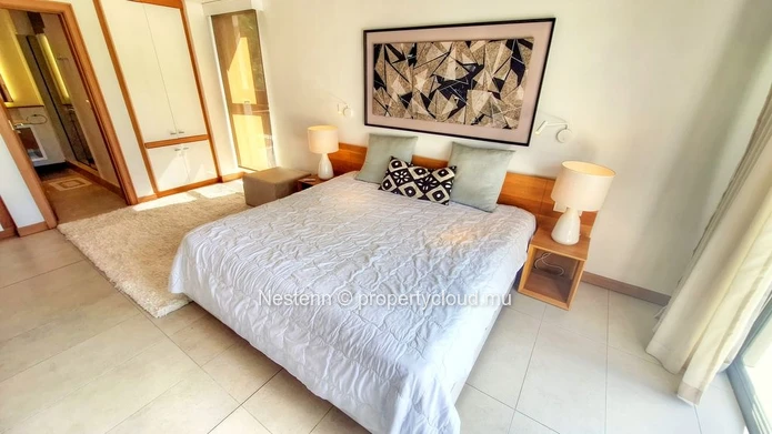 2-bed penthouse in a prestigious parc