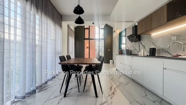 Superbe duplex neuf à Highland Rose