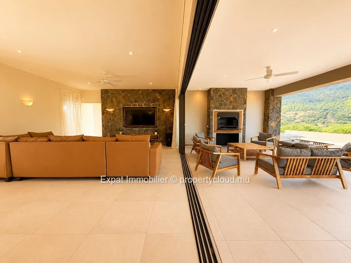 Exceptional 3-Bedroom Villa with Office for Rent at Domaine de Palmyre