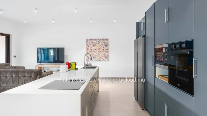 Furnished 3 En-Suite Bedroom Apartment – Pereybere, Mauritius | 201 m² | Garden & Private Plunge Pool | Airbnb 4.90/5...