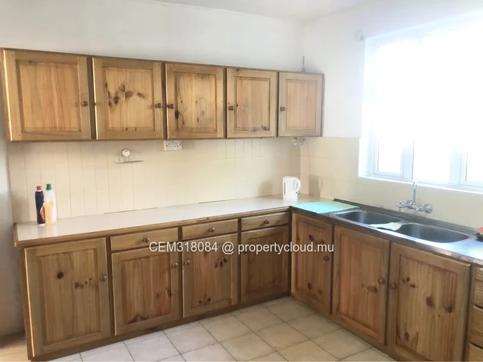 Serene 3 Bedroom Apartment in a Prime Location for Rent in Floreal