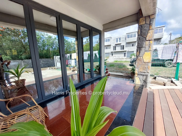 Two newly built duplexes available for rent in Pereybere