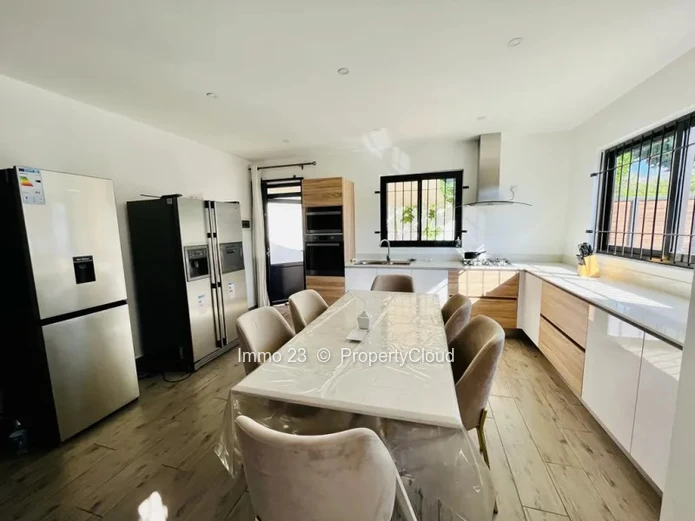 House / Villa - 3 bedrooms - Grand Baie - Ref. MA80439LO