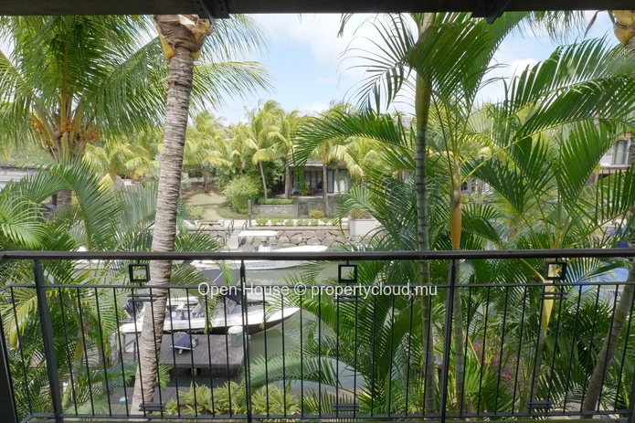 IRS VILLA for sale in Rivière Noire, Black River. 248m² living space, private pool, boat mooring.