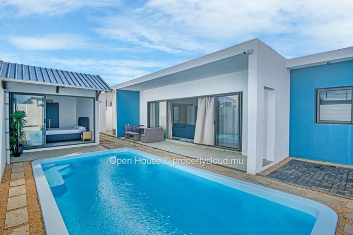 A VENDRE - Marché local - maison entièrement meublée  - Grand Baie, 160m², terrain 380m², 5 chambres, piscine privée,...