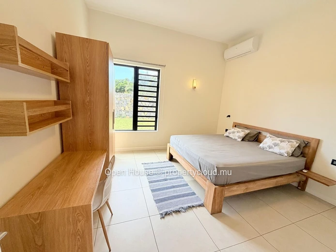 Furnished 320m² Villa for Rent in Charmoze