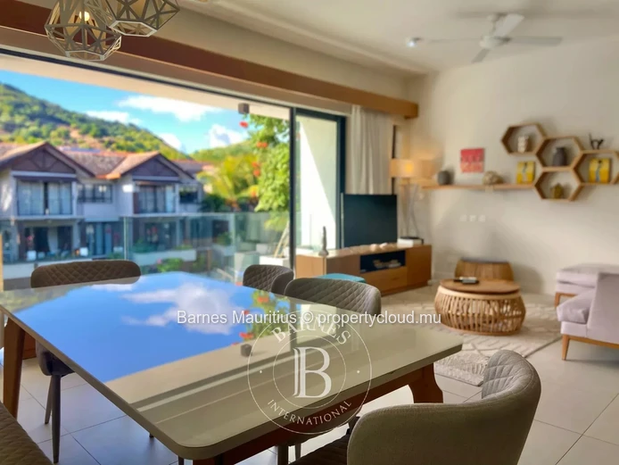 BLACK RIVER - Apartment with Mountain Views - 3 Bedrooms