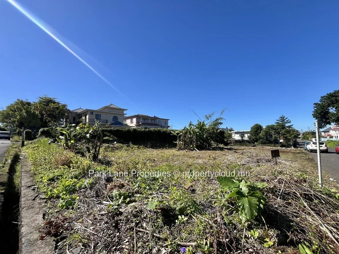 Un joyau caché à Curepipe – Terrain spacieux dans la prestigieuse rue Lees