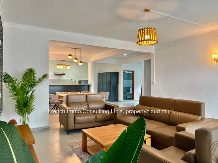 Villa 4 chambres, jardin et piscine a grand baie