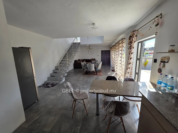 Villa meublée 2 chambres, mezzanine lumineuse — Forest Side, Curepipe