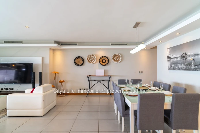 Penthouse meublé de 3 chambres avec piscine à Pointe aux Biches