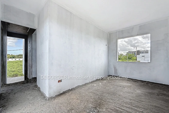 À Vendre – Maison moderne avec piscine