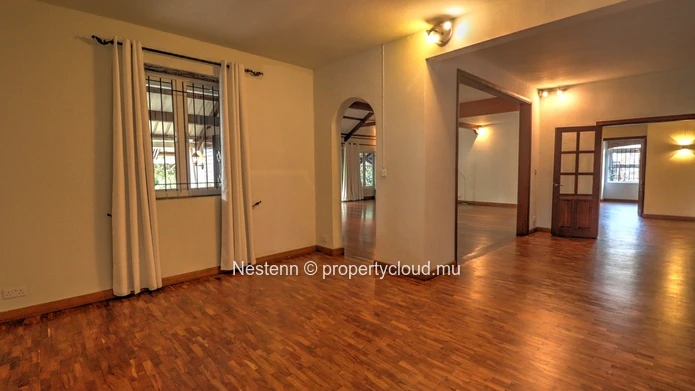 Bureau de plus de 500m² 