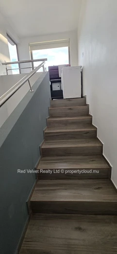 Luxury Furnished 3-Bedroom Townhouse with Rooftop Terrace and Jacuzzi – Flic en Flac | Rs 15M
