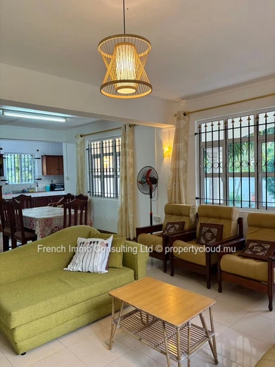 Villa 3 chambres , jardin et piscine, animaux acceptes, Calodyne