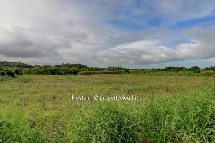 2 arpents  de Terrain 