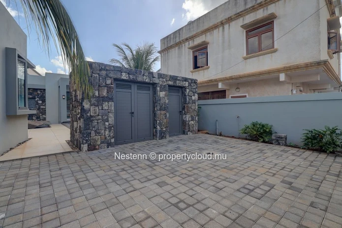 Magnifique villa de plain-pied fraîchement livrée avec piscine privée, dans un quartier résidentiel et paisible