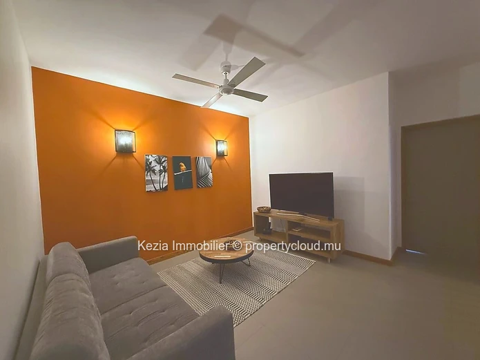 Furnished Triplex A Stone's Throw From The Lagoon