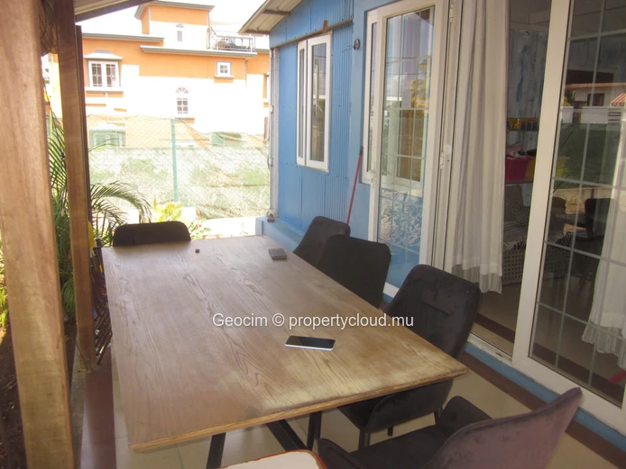 Flic en Flac Morc St Jacques Maison de plain-pied de 2 càc sur 80 toises terrain clos. Disponible. (Mandat exclusif)