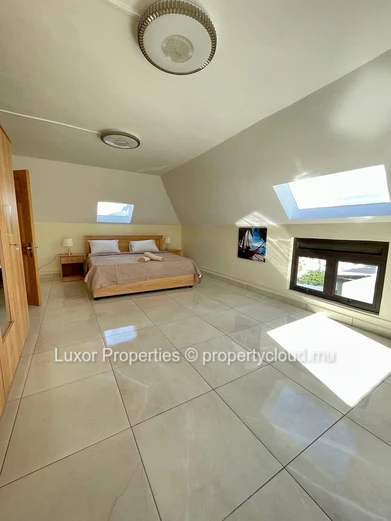 Penthouse – Appartement 4 Chambres à Louer à Flic en Flac