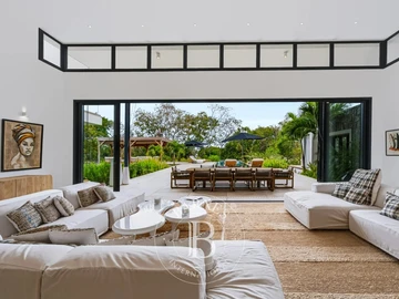 5 Bedroom Villa
