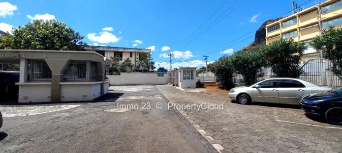 Emplacement commercial - 230m2 - Bell Village - Ref. EM70579LO