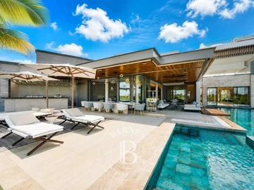 5 Bedroom Villa