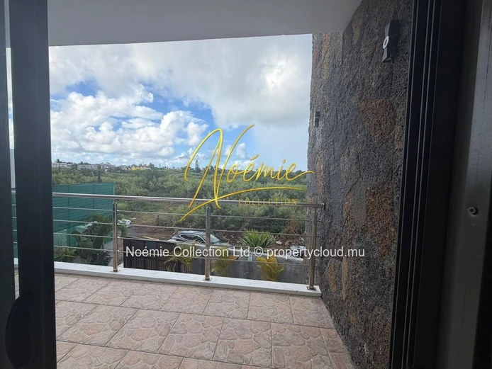 6-Bedroom Furnished Villa with Private Pool for Rent in Pereybere