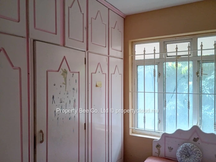 1st Floor Apartment: HillCrest Avenue / Corner of Avenue Des Dodos