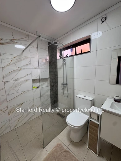 House for Rent - 2 Bedrooms, 1st Floor, Flic en Flac, West