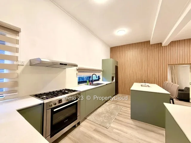 Houses / Villas - 3 bedrooms - Rose Hill