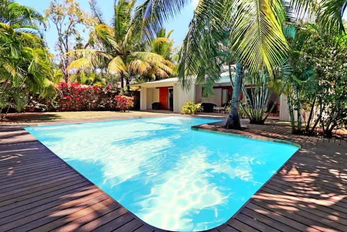 Spacieuse villa familiale située dans un quartier hautement résidentiel et proche de la plage.