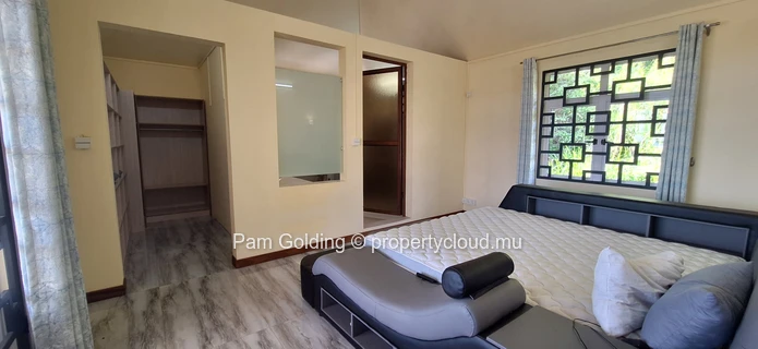 An Extraordinary Residence in the Heights of Candos (Sole Mandate)