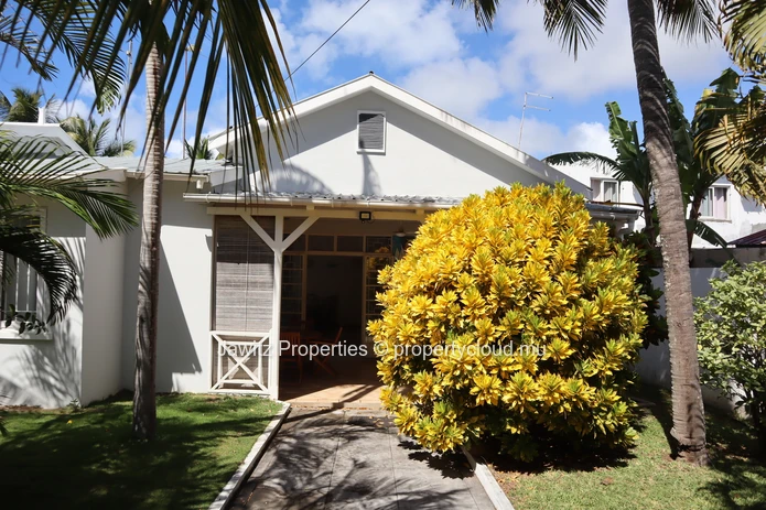 Beachfront Mauritian charm — two homes, one timeless address