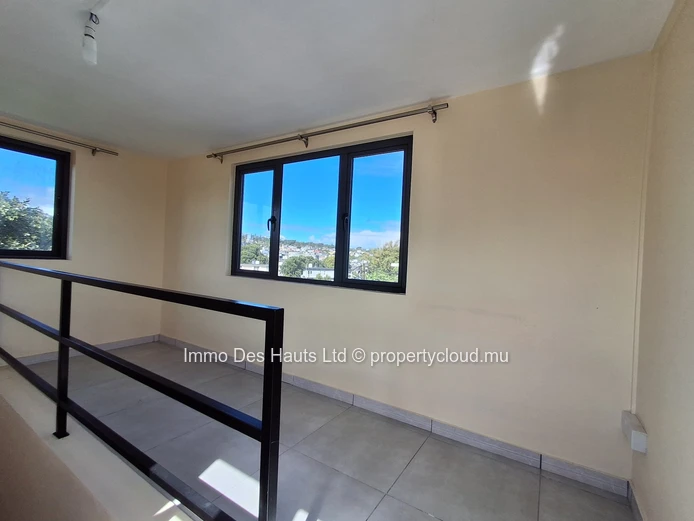 Maison meublée de 5 chambres à vendre – Allée Brillant, Floréal