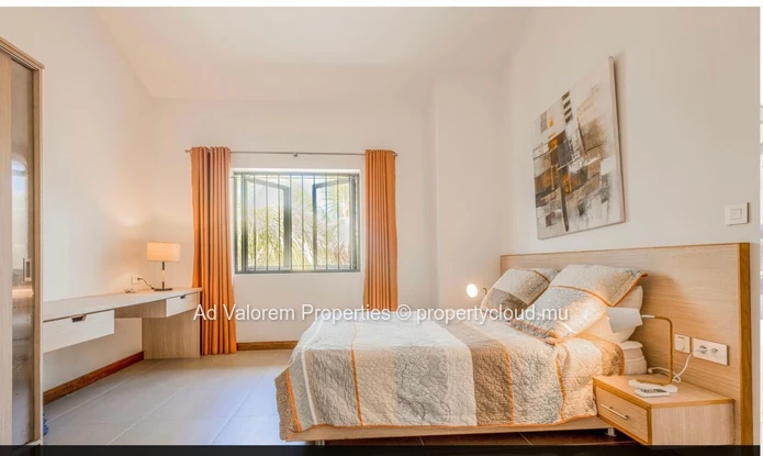 Maison spacieuse de 4 chambres avec piscine à Rivière Noire