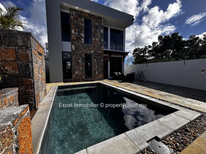 Contemporary New Villa with Swimming Pool and Large Glass Openings – Grand Baie